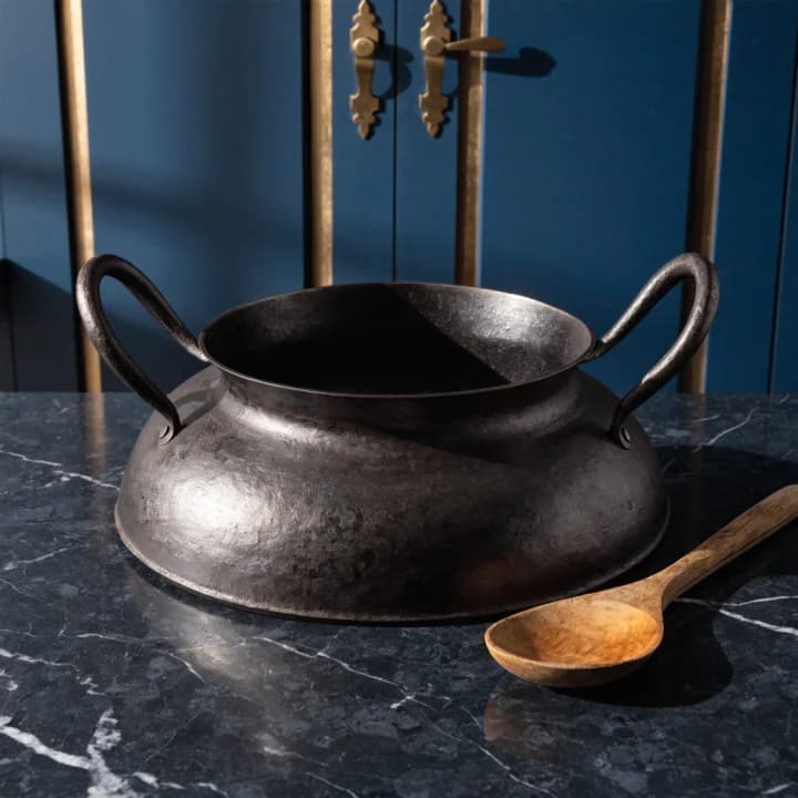 Kadai pan for Indian cooking